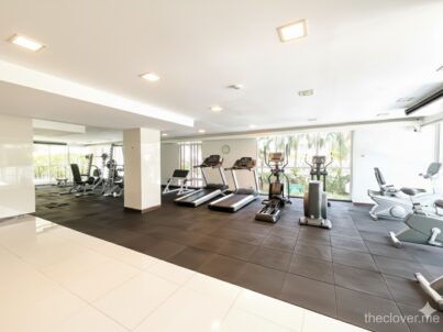 x2-1 large gym in the Clover Thonglor Residence
